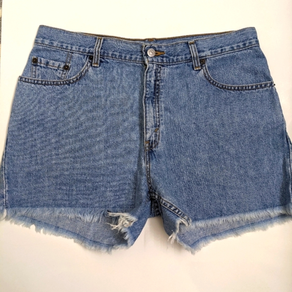Vintage Levi's 555 Guy Fit Lightwash Cut Off Jean Shorts